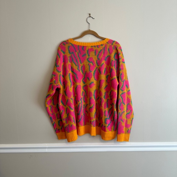 Umgee bright leopard print sweater L - Picture 3 of 5